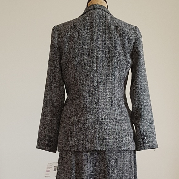 Sag Harbor Suit - Tweed - Picture 4 of 8